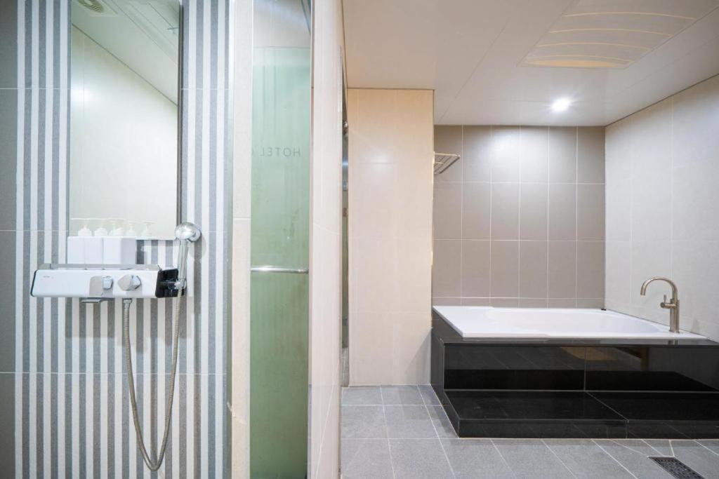 Hotel Core Naju Luaran gambar